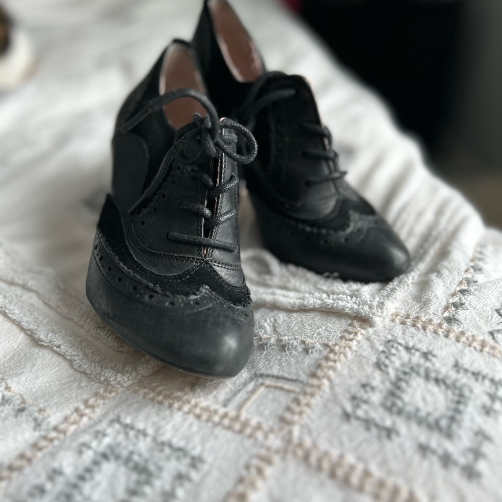 Elegant Black Women's Oxford Shoes